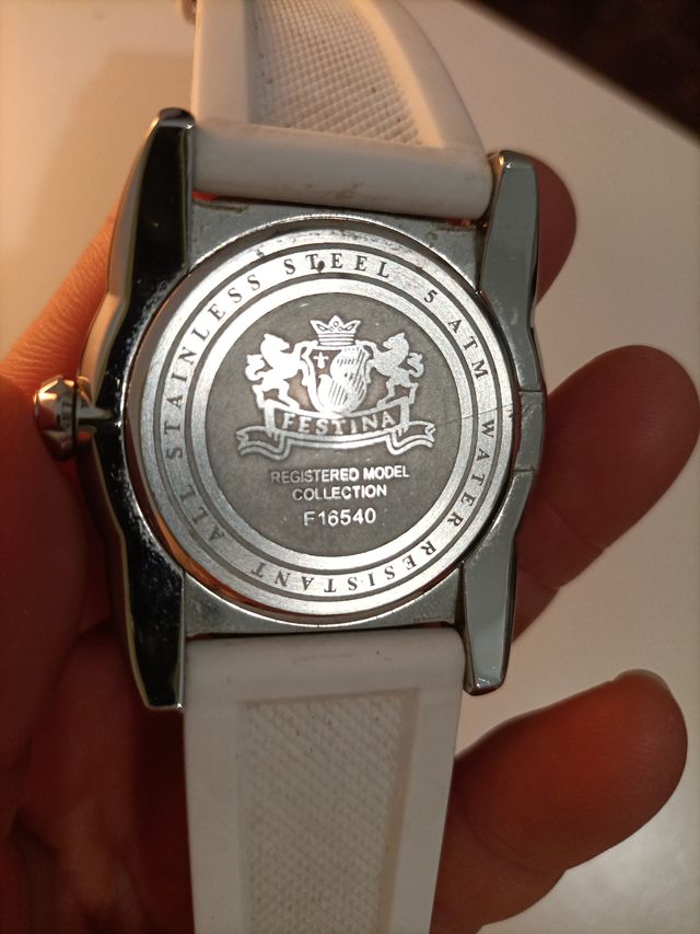 Reloj Festina Mujer Blanco y Dorado, precioso.