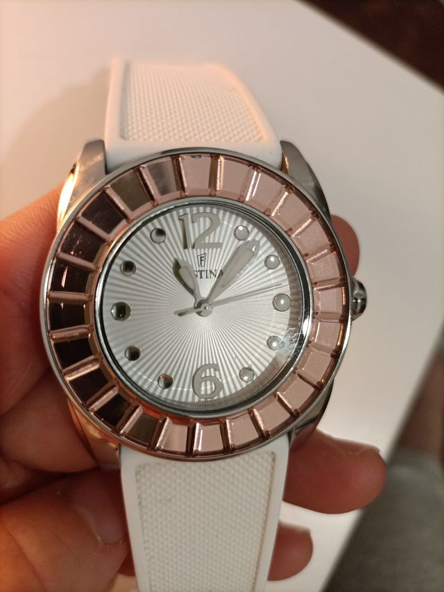 Reloj Festina Mujer Blanco y Dorado, precioso.