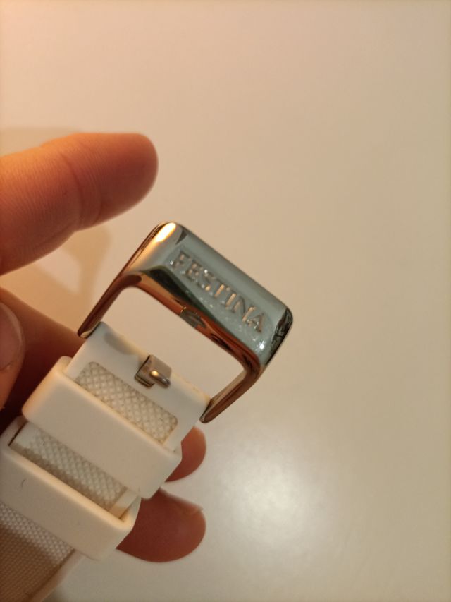 Reloj Festina Mujer Blanco y Dorado, precioso.