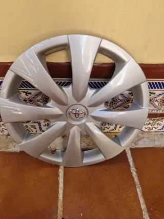 Tapacubos Toyota 15 plateado