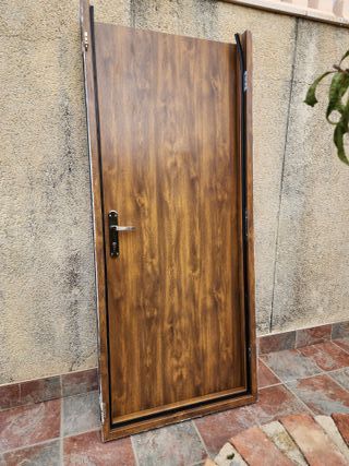 Puerta blindada madera