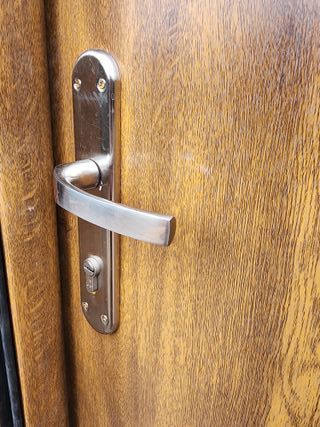 Puerta blindada madera