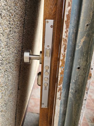 Puerta blindada madera