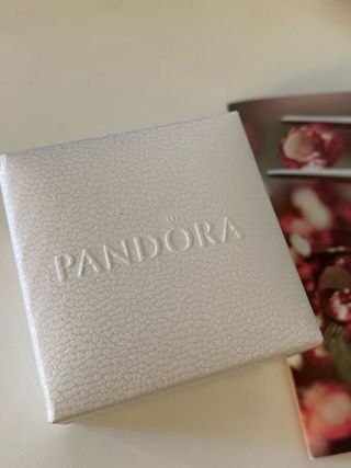 Anillo Pandora Oro Rosa 14k  y Esmeraldas