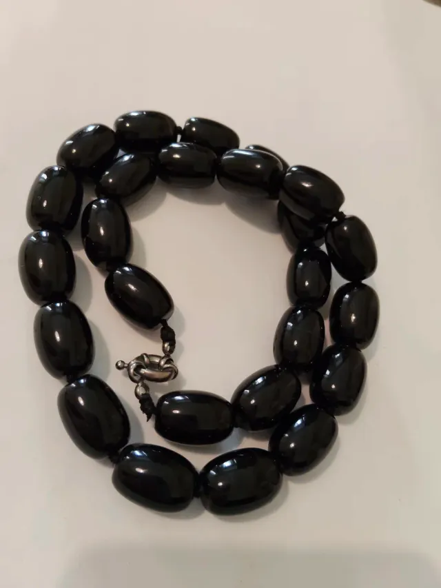 Collana onice nero con chiusura a moschettone