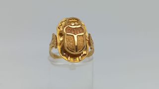 J-0774 Anillo Escarabajo Egipcio Oro 18K