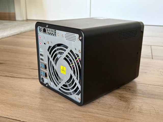 QNAP TS-453BT3 + 12TB
