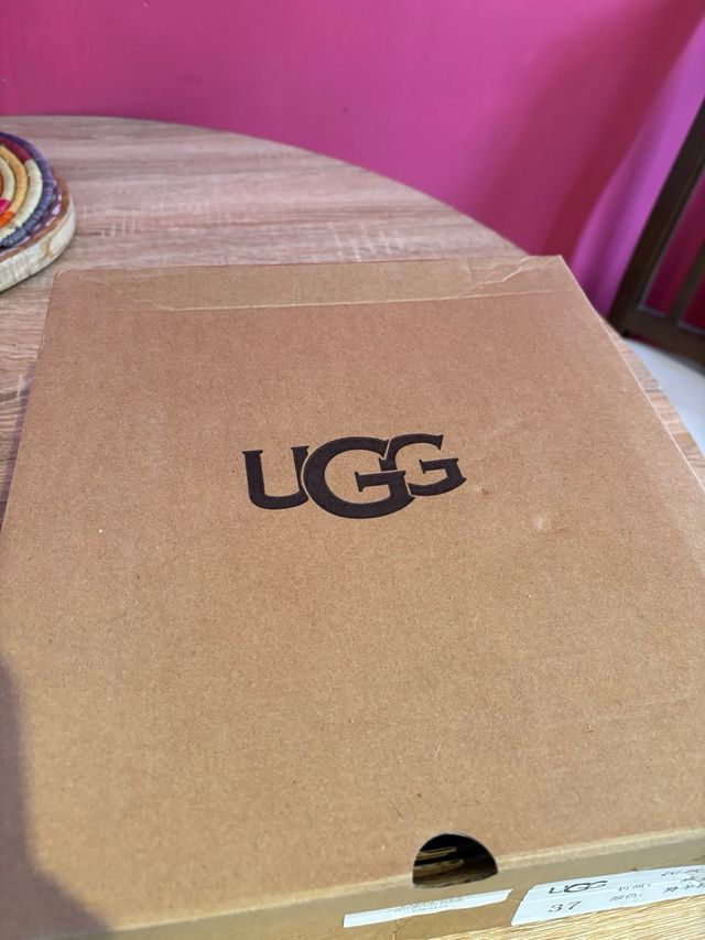 Pantuflas UGG Talla 37 Marrón