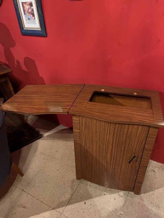 Mesa Singer antigua (solo mesa)