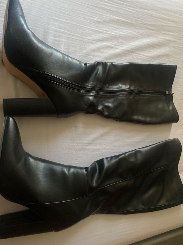 Botas altas negras punta fina T39