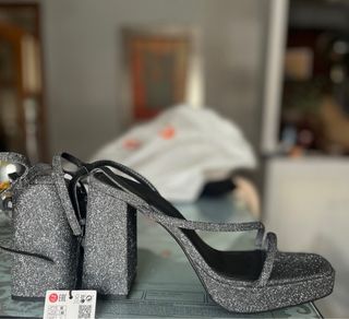 Zapatos de fiesta tacón plateado