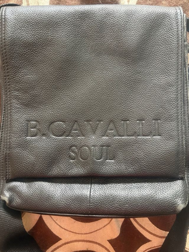 Bolso de hombre piel negro