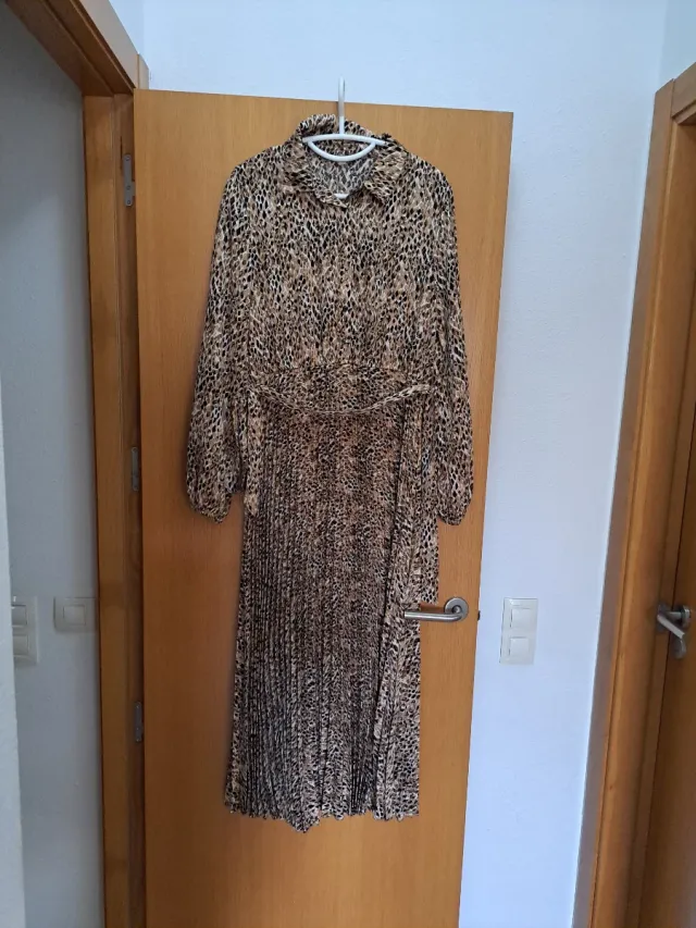 Vestido largo estampado animal print