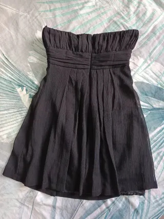 Vestido negro sin tirantes