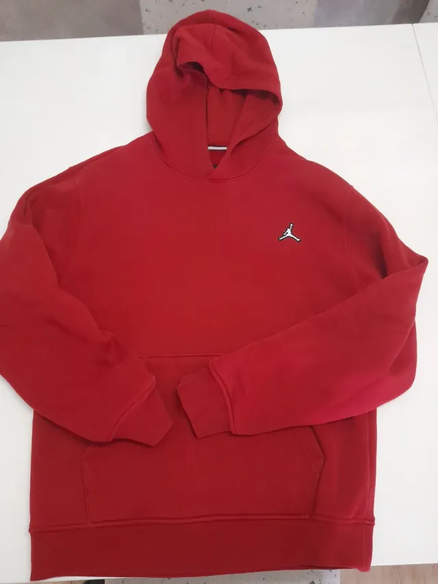 Lote 3 prendas Nike: Sudadera roja, Chaqueta negra