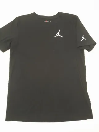 Lote 3 prendas Nike: Sudadera roja, Chaqueta negra