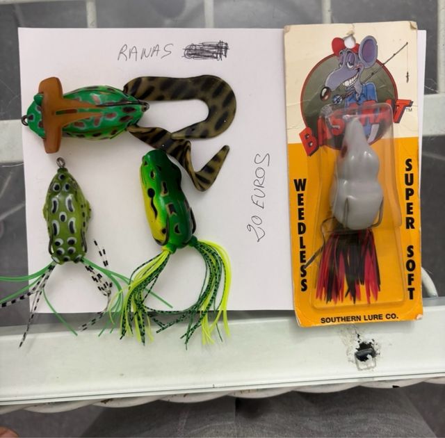 Lotes de 4 señuelos de pesca tipo rana
