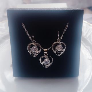 Conjunto Plata 925 Corazón Colgante y Pendientes