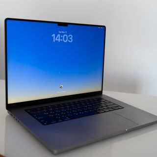MacBook Pro 16 M1 Pro / 16GB RAM