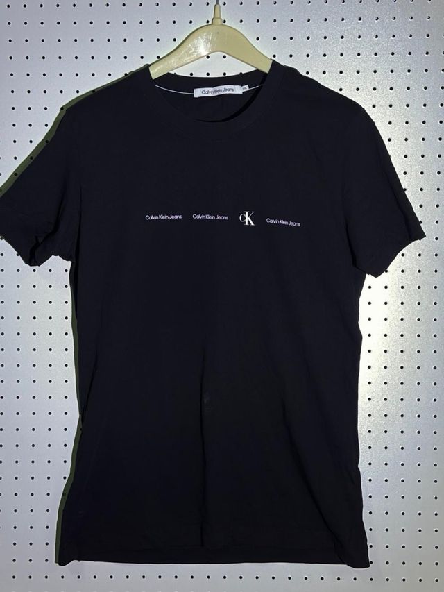 Lotto di 28 vestiti firmati