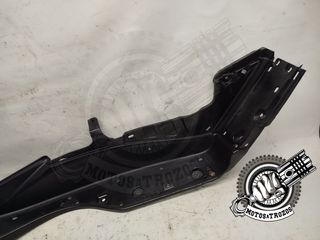 Carcasa Suelo Derecho Suzuki Burgman 400 K7