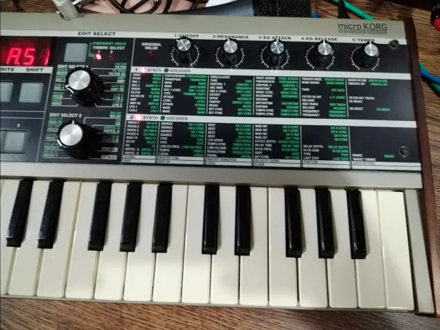 Sintetizador Korg microKORG