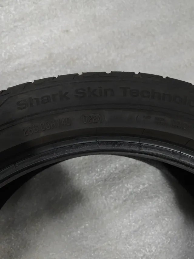 Neumático Uniroyal 205/50 R17