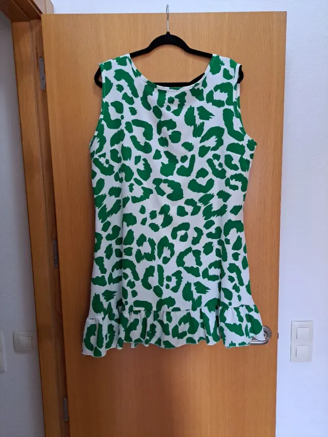 Vestido de verano verde y blanco