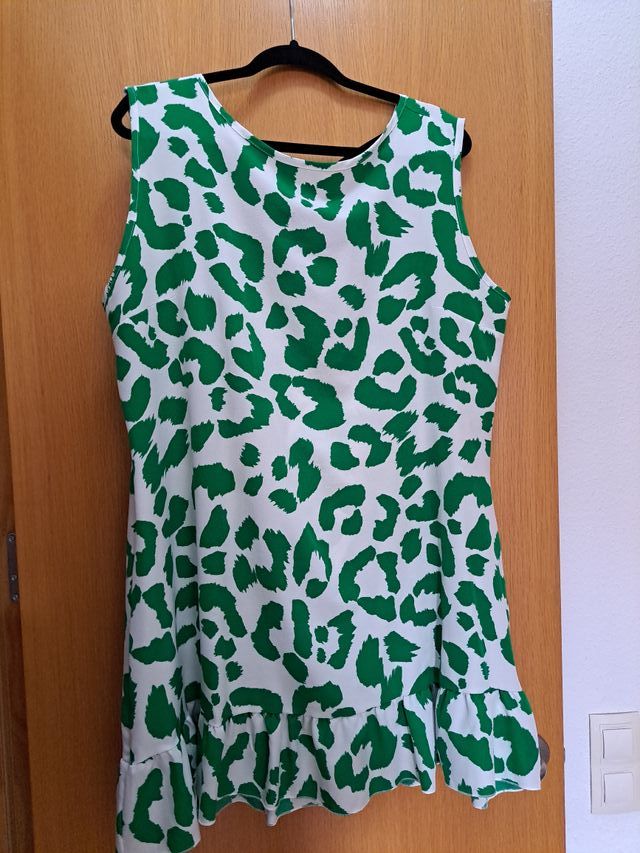 Vestido de verano verde y blanco