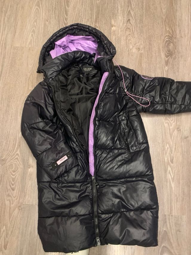 Abrigo acolchado mujer negro y morado