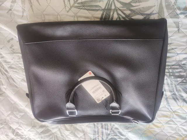 Maletín Zara Negro nuevo con roces