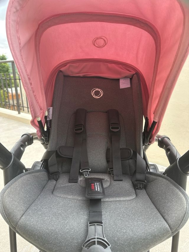 Bugaboo Bee 3, capazo y silla con capota rosa