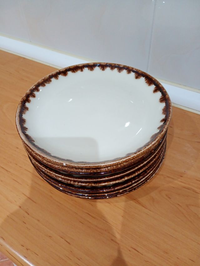 Juego de platos de cerámica