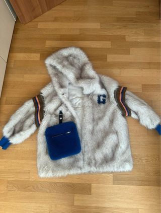 Ecopelliccia con cappuccio e interno in alcantara