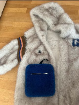 Ecopelliccia con cappuccio e interno in alcantara