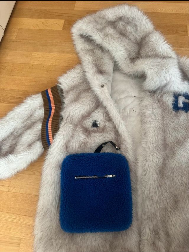 Ecopelliccia con cappuccio e interno in alcantara