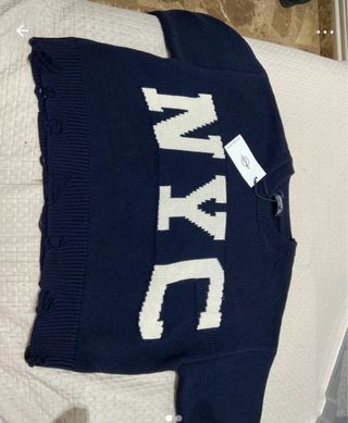 Jersey NYC azul con rotos