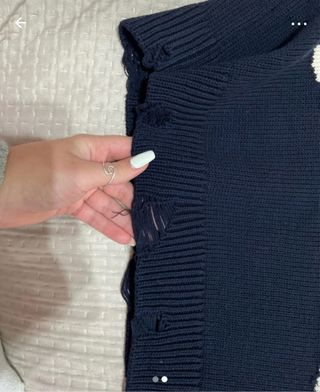 Jersey NYC azul con rotos