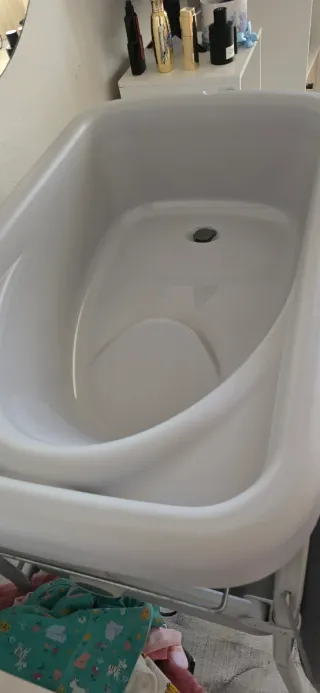Mesa cambiador bebé con bañera de la marca Chicco