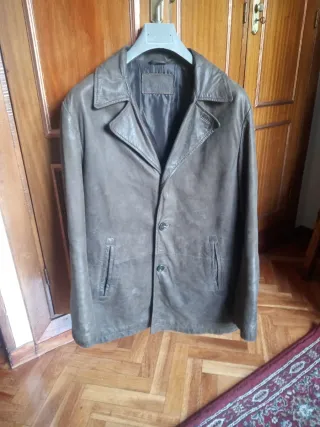 Chaqueta de piel marrón caballero