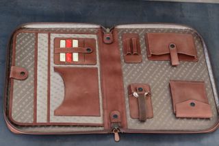 Portadocumentos de cuero auténtico marrón