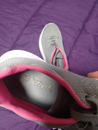 Zapatillas mujer gris y rosa