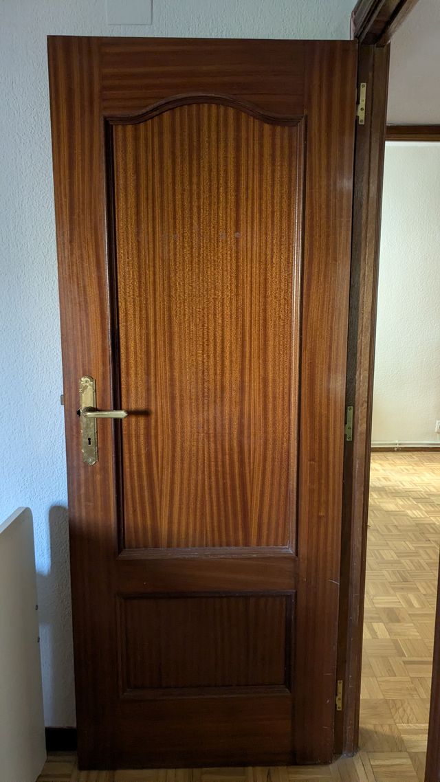 Seis Puertas de Madera