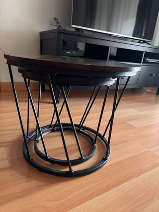 Confezione di 2 tavolini da salotto rotondi in legno e metallo