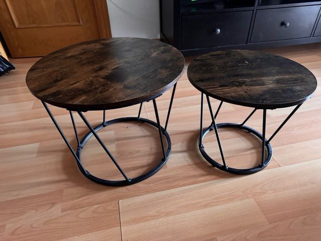 Confezione di 2 tavolini da salotto rotondi in legno e metallo
