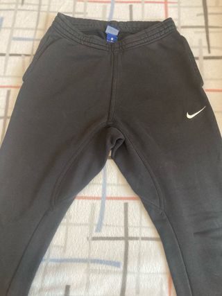 Conjunto chándal Nike rojo y negro