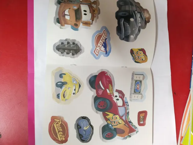 11 libros Disney con pegatinas y para jugar.