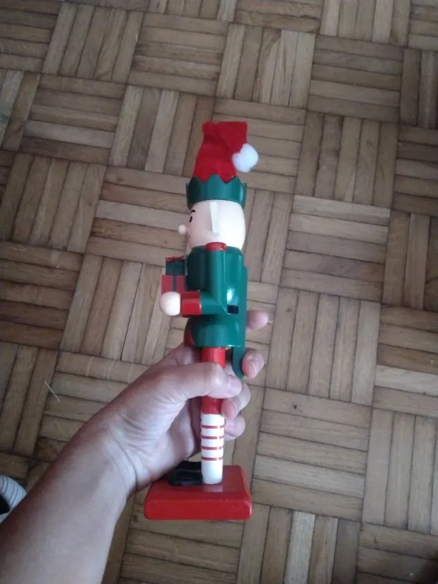 Figura de Elfo Navideño de Madera