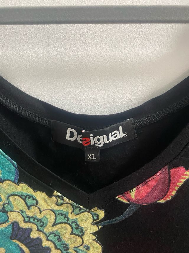 Camiseta Desigual XL Flores y Corazón