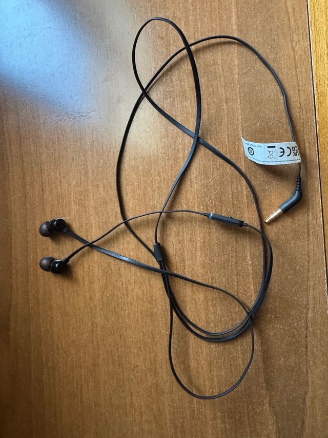 Auricolari JBL con cavo 3.5mm